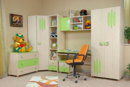 Дитяча в зелених кольорах