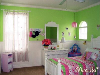 Дитяча в зелених кольорах