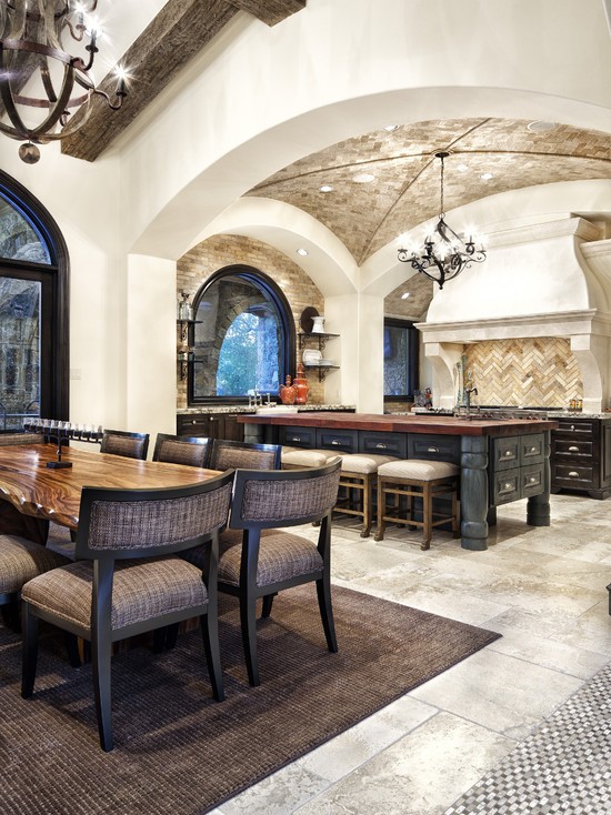 Камінь в інтер'єрі кухні: чи справді це красиво? 12 - Max Home Простора та світла кухня з використанням каменю