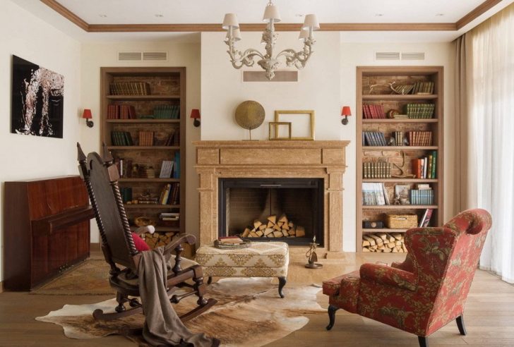 камін в інтер'єрі залу