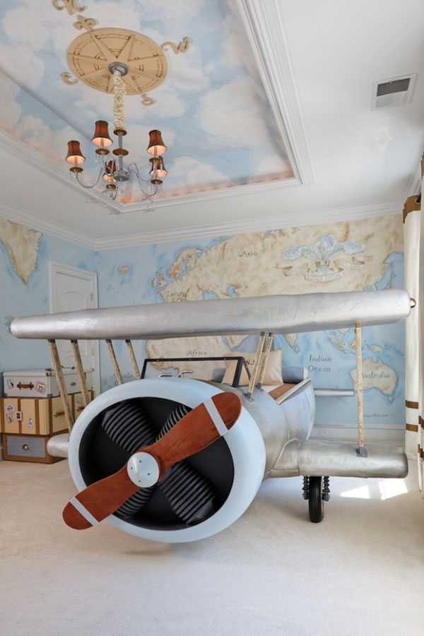 Декорування стін картами 2