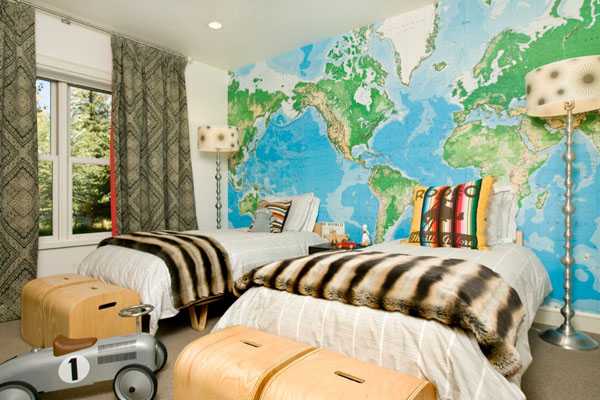 Декорування стін картами 8