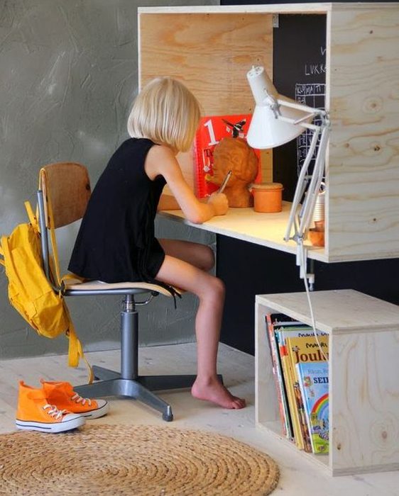 настільна лампа для школяра