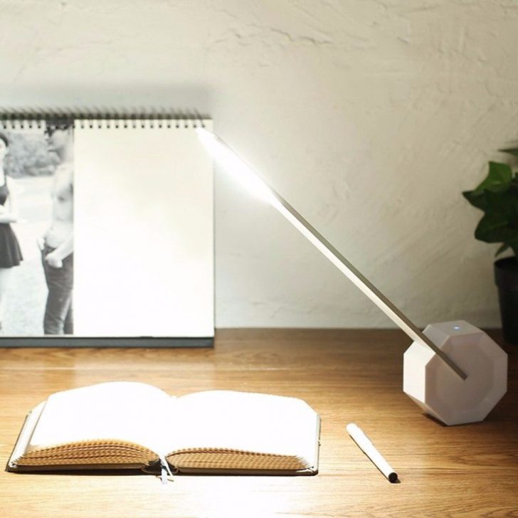 настільна лампа для школяра