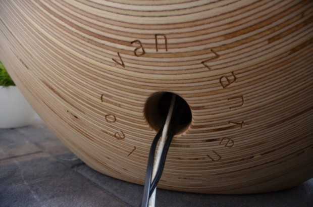 Вихід для дротів з тумби Вихід для проводів з тумби