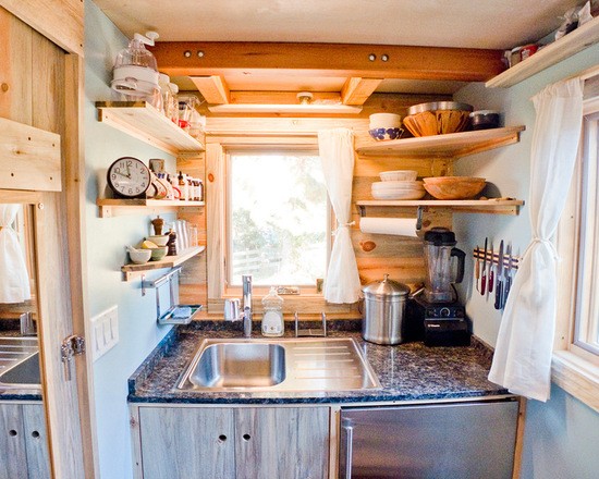 Мийка на проти вікна 